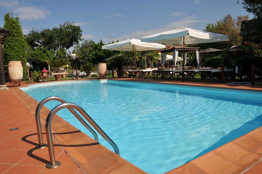 Hotel Atlantic Marina di Carrara Kültér fotó